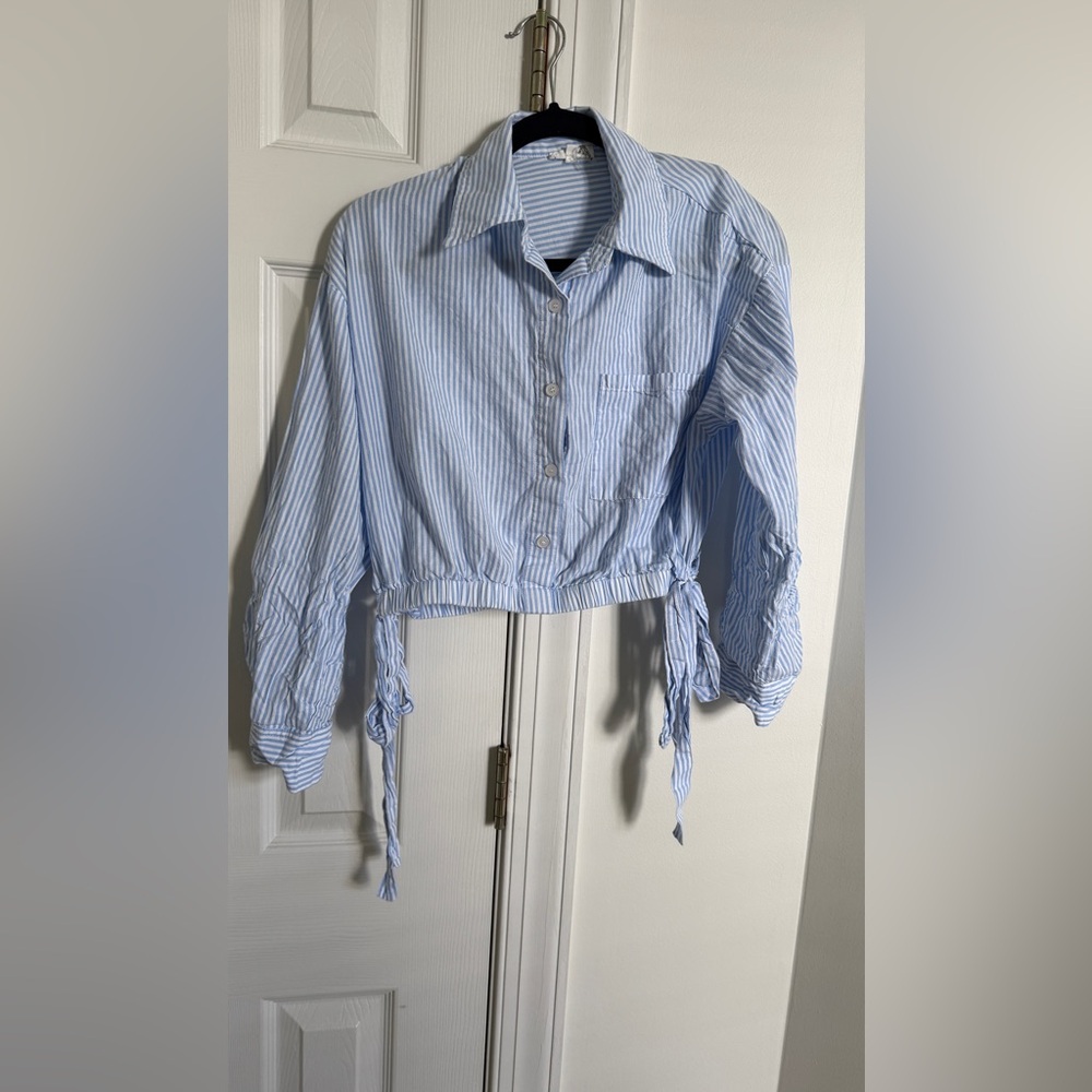 Triple Threads Blue Striped Button-Up Crop Top